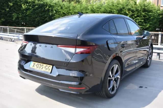 Škoda Enyaq (2023) thumbnail 4