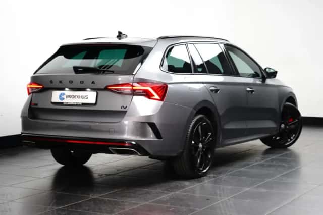 Škoda Octavia (2023) thumbnail 4