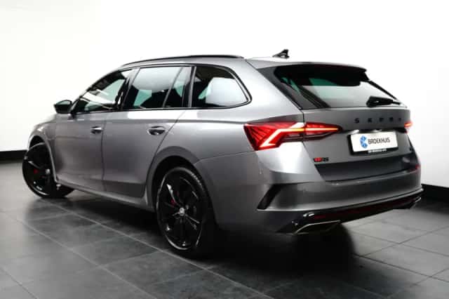 Škoda Octavia (2023) thumbnail 5