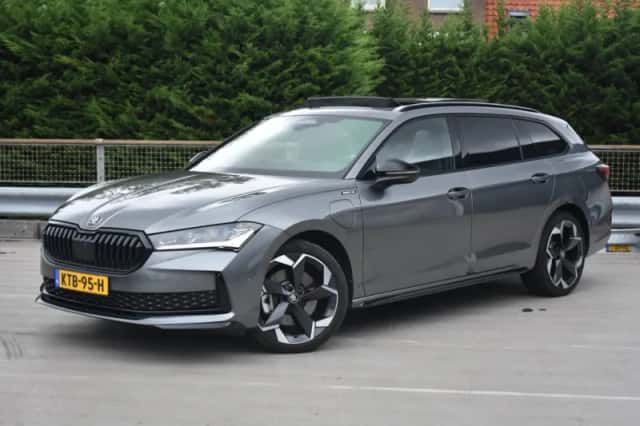 Škoda Superb (2025) thumbnail 1