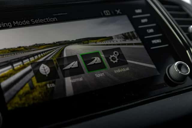 Škoda Karoq (2025) thumbnail 30
