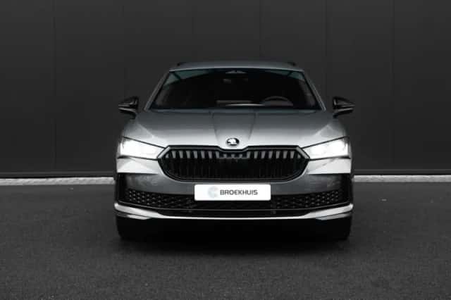 Škoda Superb (2025) thumbnail 8