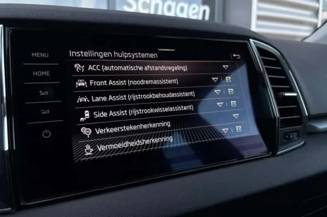 Škoda Karoq (2021) thumbnail 24