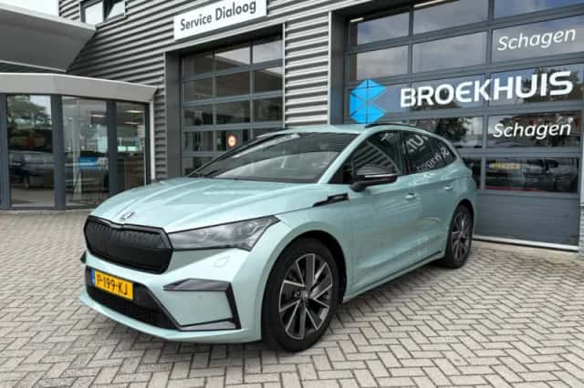 Škoda Enyaq (2022) thumbnail 2