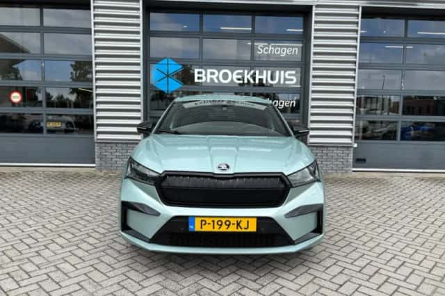Škoda Enyaq (2022) thumbnail 3