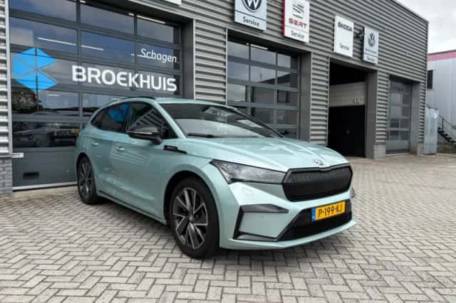 Škoda Enyaq (2022) thumbnail 4