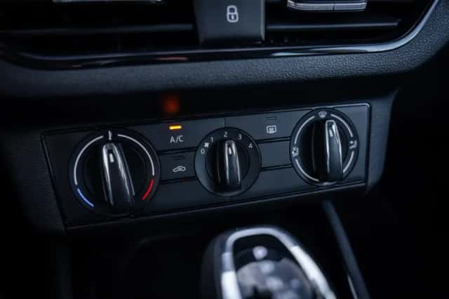 Škoda Kamiq (2023) thumbnail 22