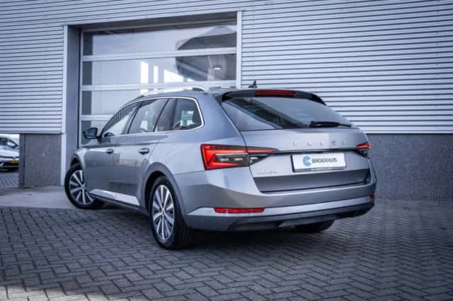 Škoda Superb (2022) thumbnail 13