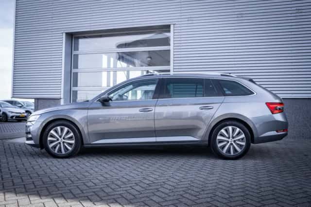 Škoda Superb (2022) thumbnail 14