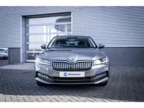 Škoda Superb (2022) thumbnail 4