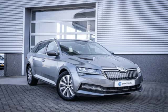 Škoda Superb (2022) thumbnail 5