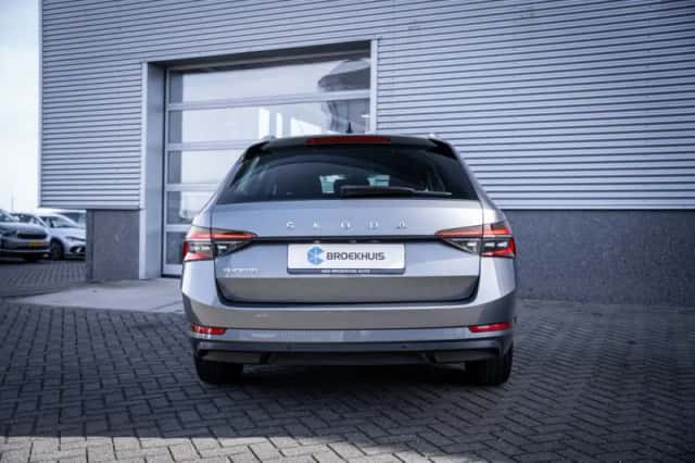 Škoda Superb (2022) thumbnail 10