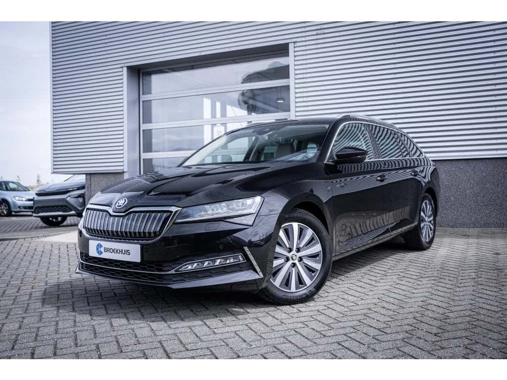 Škoda Superb (2022) — foto 1