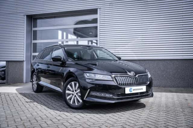 Škoda Superb (2022) thumbnail 2