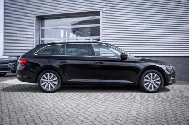 Škoda Superb (2022) thumbnail 14