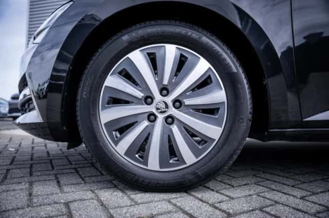 Škoda Superb (2022) thumbnail 8