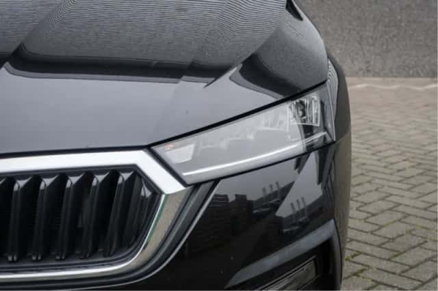 Škoda Octavia (2021) thumbnail 4