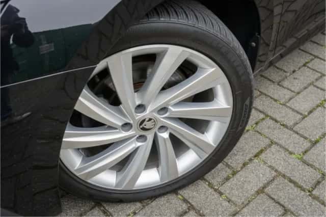 Škoda Octavia (2021) thumbnail 5