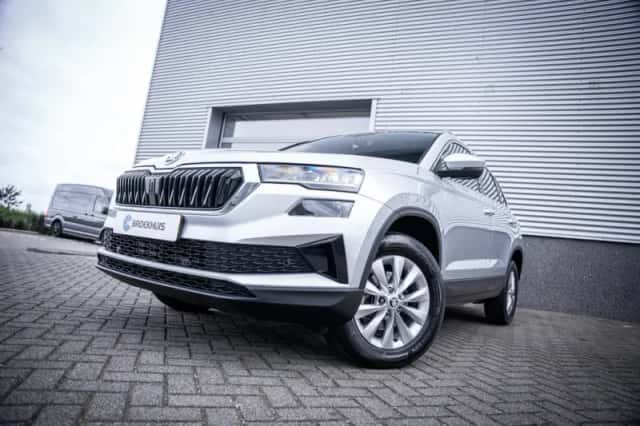 Škoda Karoq (2023) thumbnail 2