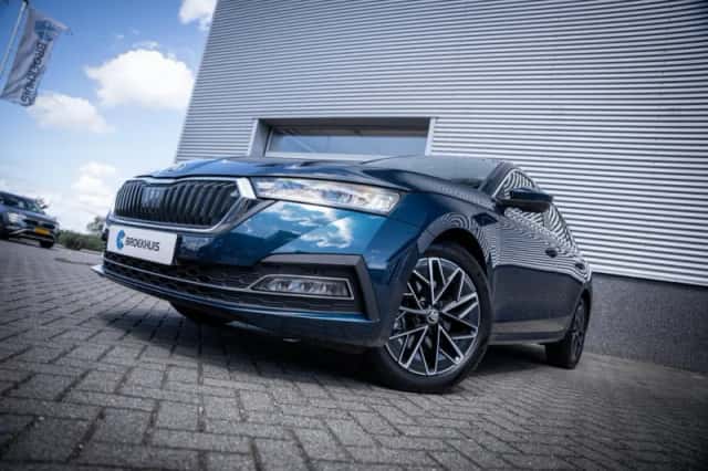 Škoda Octavia (2023) thumbnail 2