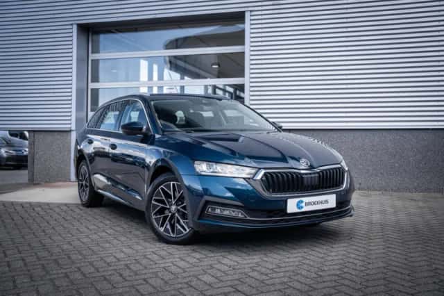 Škoda Octavia (2023) thumbnail 4