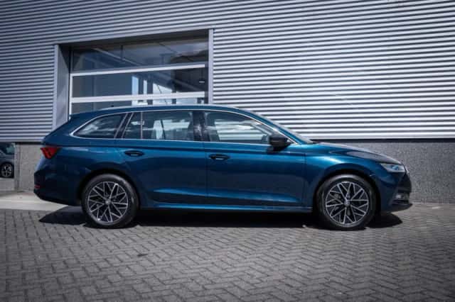 Škoda Octavia (2023) thumbnail 6