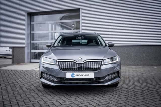 Škoda Superb (2025) thumbnail 4