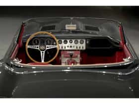 Jaguar E-Type (1961) thumbnail 25