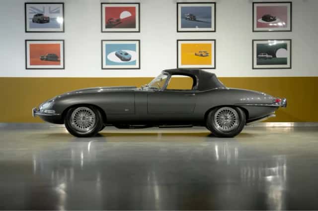 Jaguar E-Type (1961) thumbnail 5