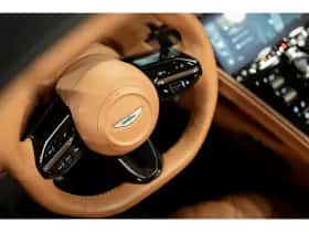 Aston Martin DB12 Volante (2024) thumbnail 30