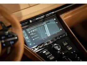 Aston Martin DB12 Volante (2024) thumbnail 33