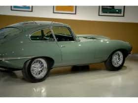 Jaguar E-Type (1966) thumbnail 13