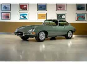 Jaguar E-Type (1966) thumbnail 7