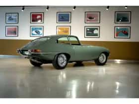 Jaguar E-Type (1966) thumbnail 10