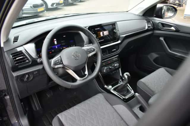 Volkswagen T-Cross (2025) thumbnail 4
