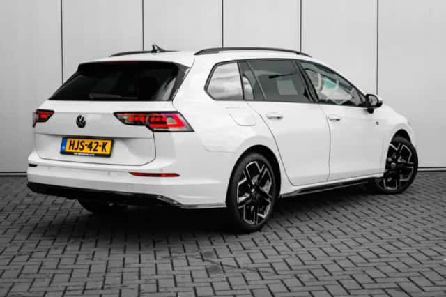 Volkswagen Golf (2025) thumbnail 2