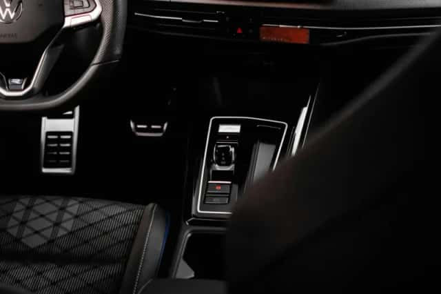 Volkswagen Golf (2025) thumbnail 24