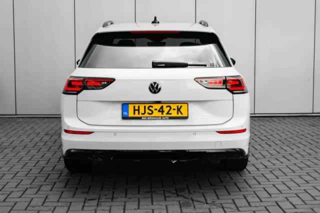 Volkswagen Golf (2025) thumbnail 4
