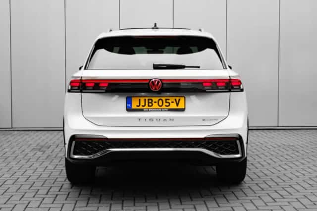 Volkswagen Tiguan (2025) thumbnail 4