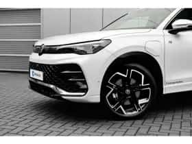 Volkswagen Tiguan (2025) thumbnail 6