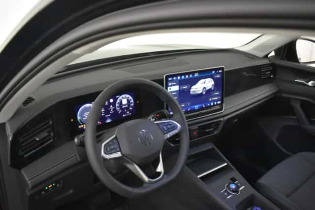 Volkswagen Tiguan (2026) thumbnail 8