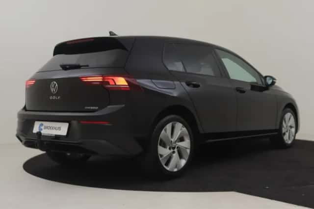 Volkswagen Golf (2026) thumbnail 2