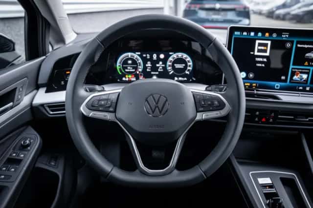 Volkswagen Golf (2026) thumbnail 33