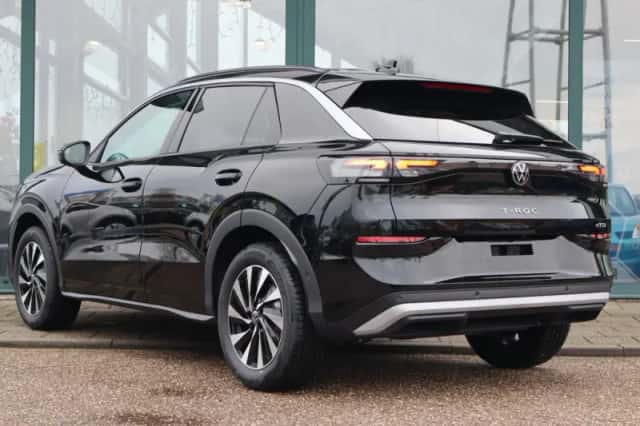 Volkswagen T-Roc (2026) thumbnail 3