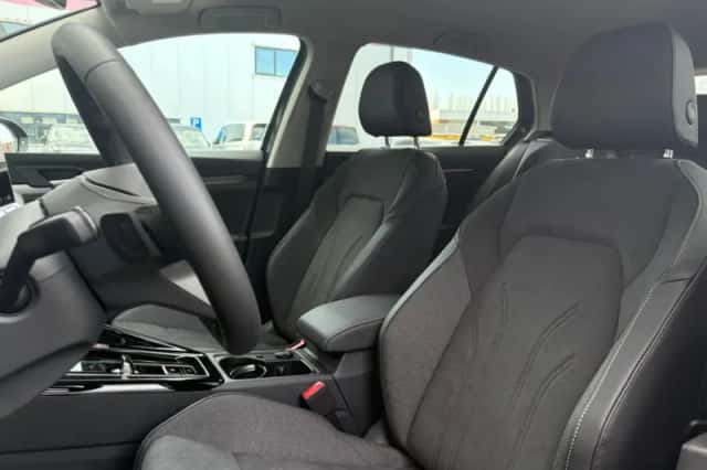 Volkswagen Golf (2026) thumbnail 13