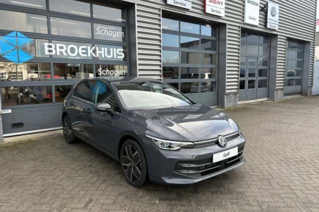 Volkswagen Golf (2026) thumbnail 3