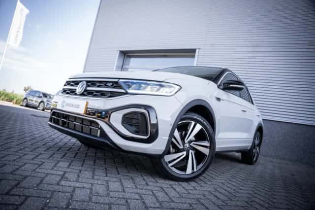 Volkswagen T-Roc (2024) thumbnail 2