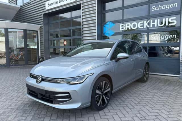 Volkswagen Golf (2026) thumbnail 2