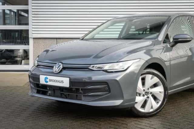 Volkswagen Golf (2026) thumbnail 2
