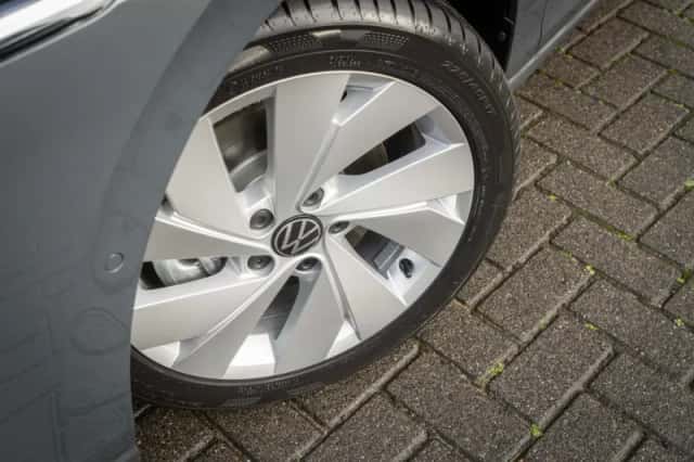 Volkswagen Golf (2026) thumbnail 3